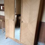 Armoire pieds compas rénovée