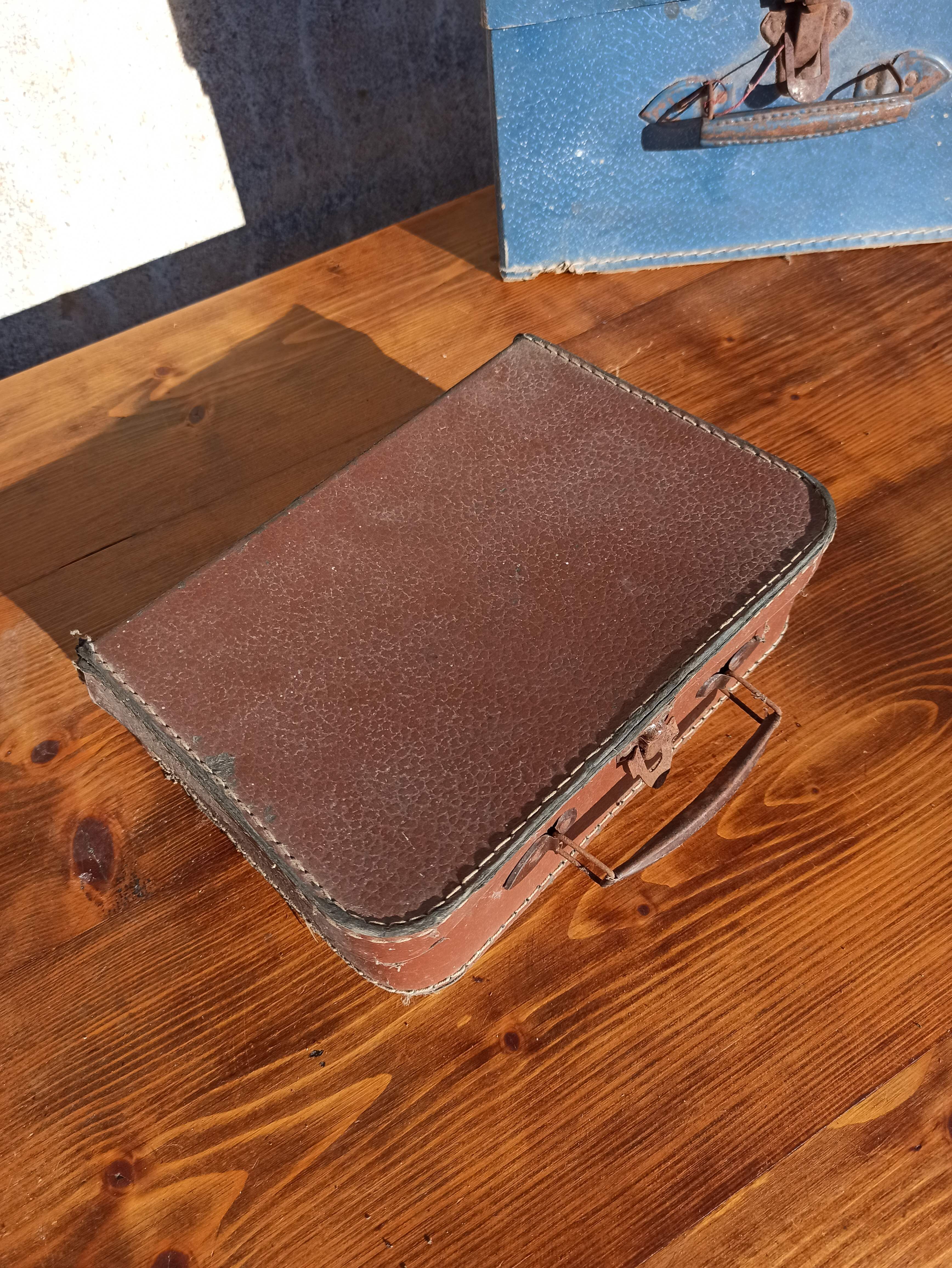 Set of 3 old cardboard suitcases
