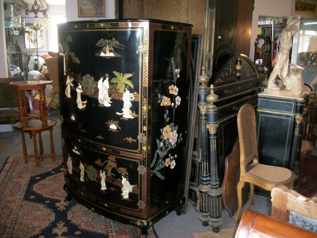 Chinese lacque furniture