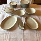 Fine porcelain table service