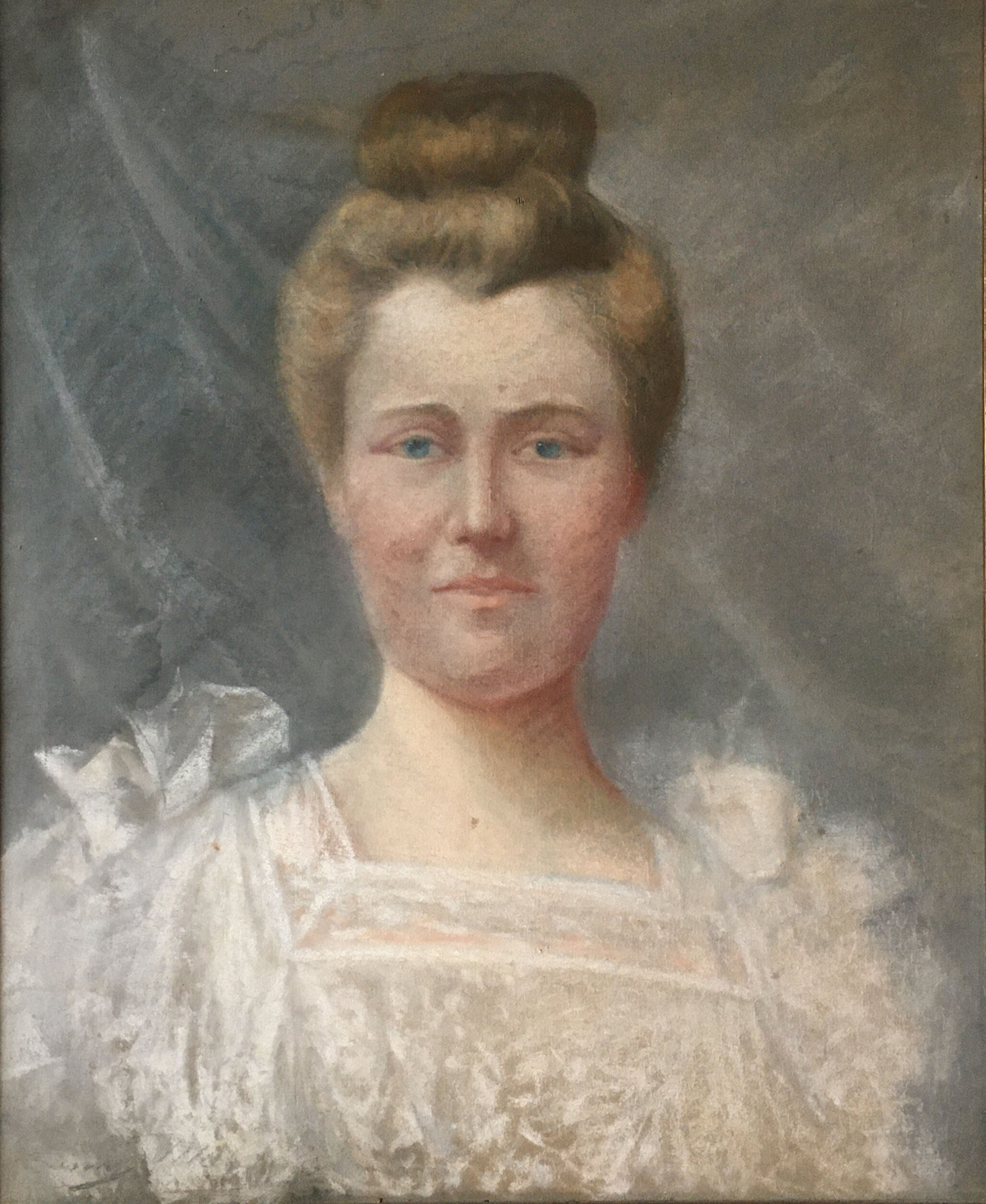 Table XIX - Family Portrait "Elegant in White Dress" - Frame