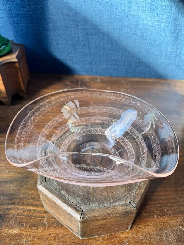 Coupe en verre de Murano rose pâle – design forme libre