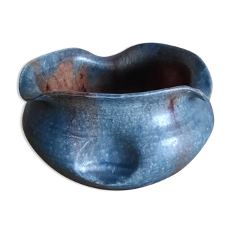 Empty pocket in faience