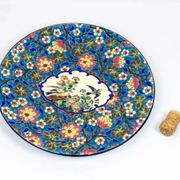 Plat en émaux de Longwy – Décor d’oiseaux et fleurs polychromes – 1950