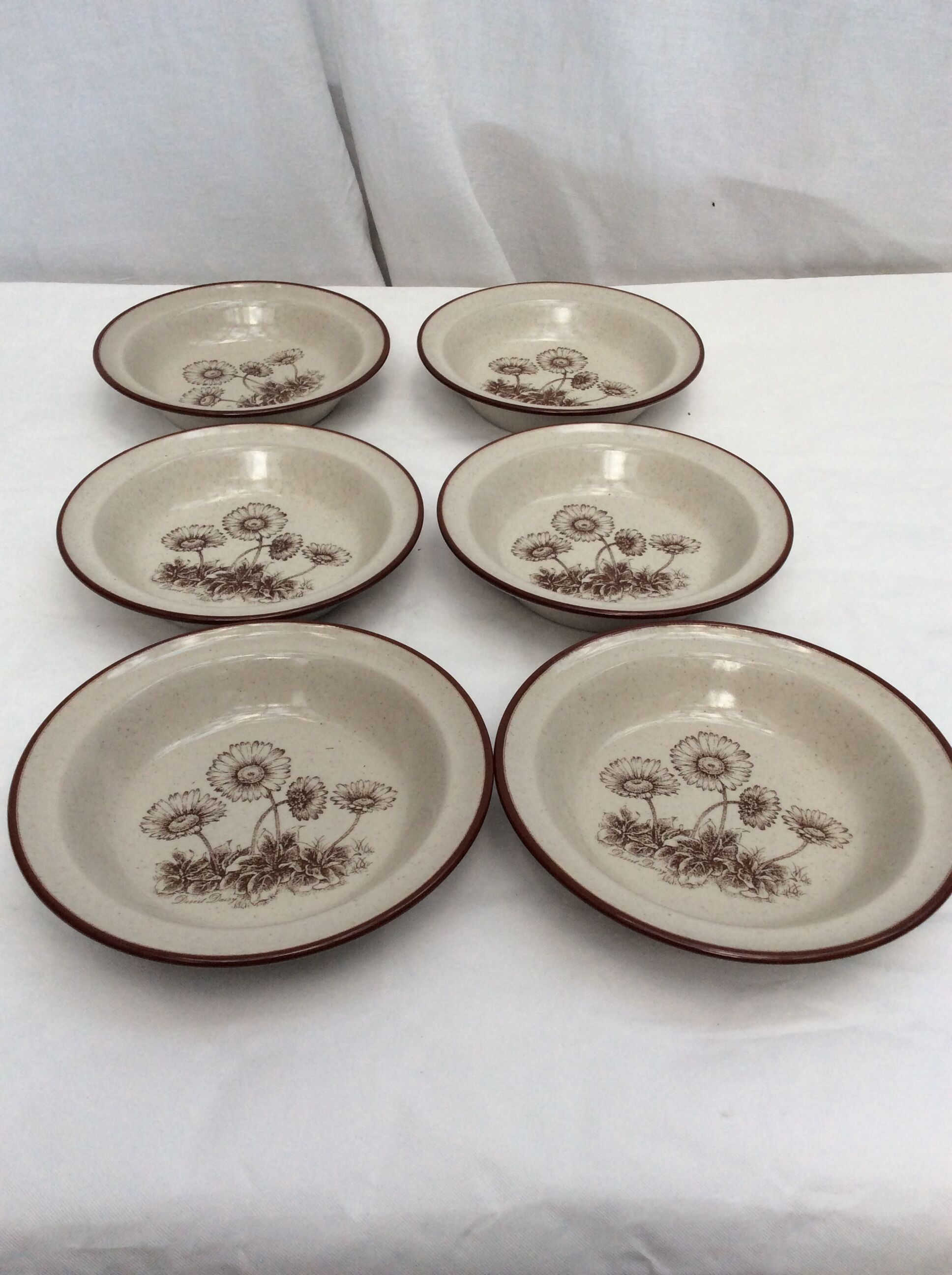 Six cereal bowls from the 1970s Japanese noritake manufacture dimension: diameter -14cm- H-3.5cm