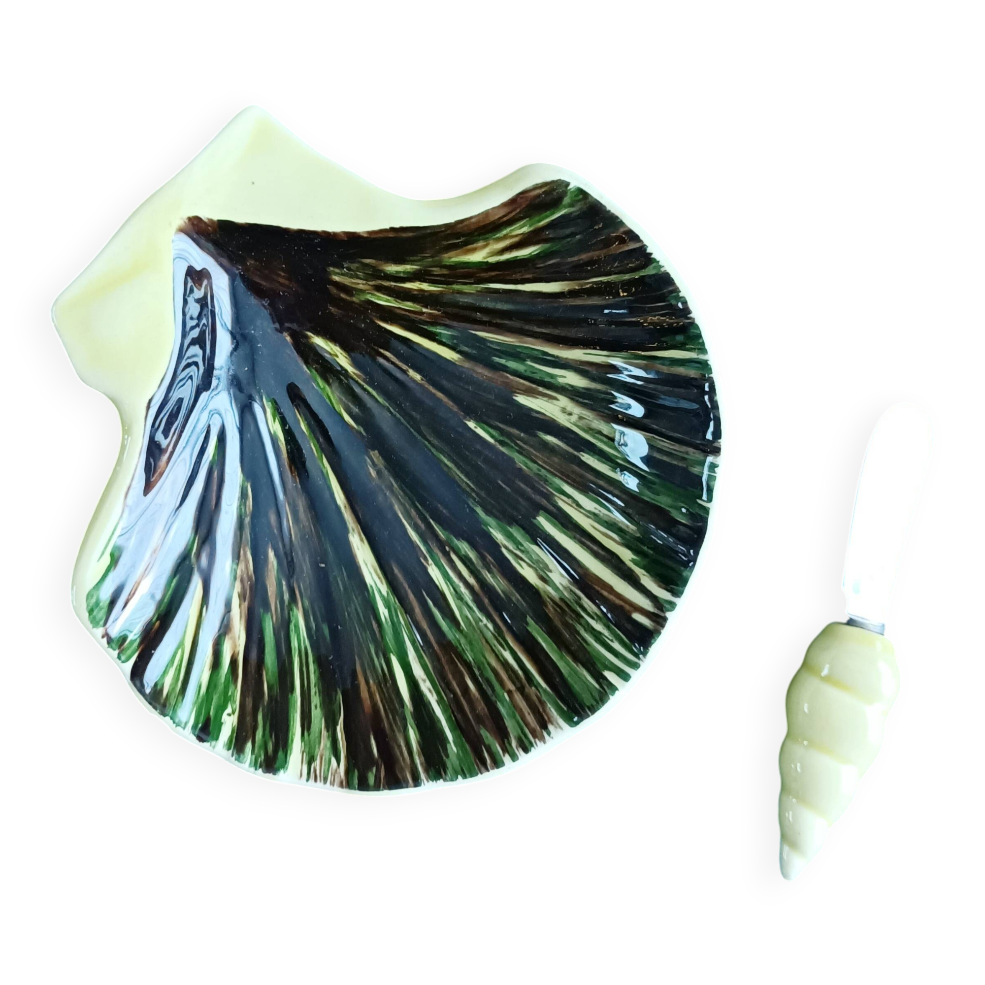 St-Clement shell-shaped butter dish and knife