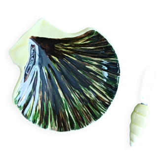 St-Clement shell-shaped butter dish and knife