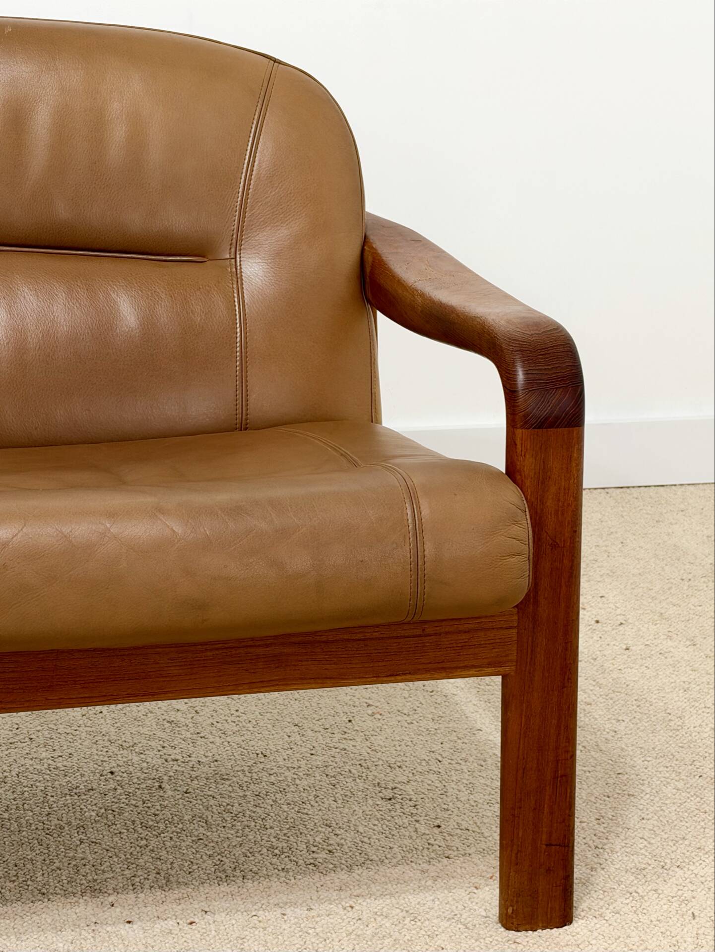 vintage camel leather and wood 2-seater sofa – 1970s