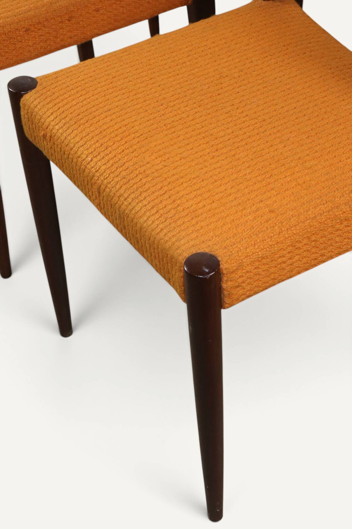 Set of 4 vintage teak and orange wool chairs – 1960s