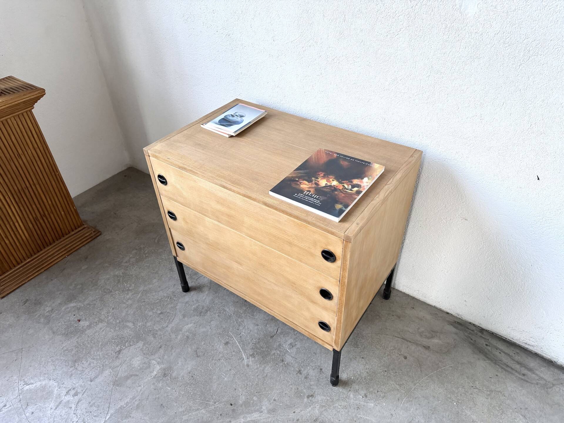 Three-drawer commode ARP — Minvielle, oak and lacquered metal, France, years