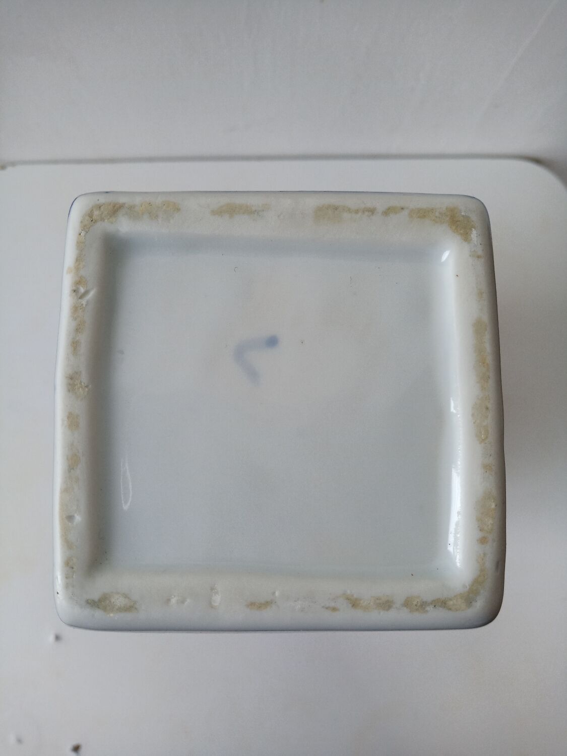 Asian vase shape baluster floral decoration handle Lion's head