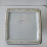 Asian vase shape baluster floral decoration handle Lion's head