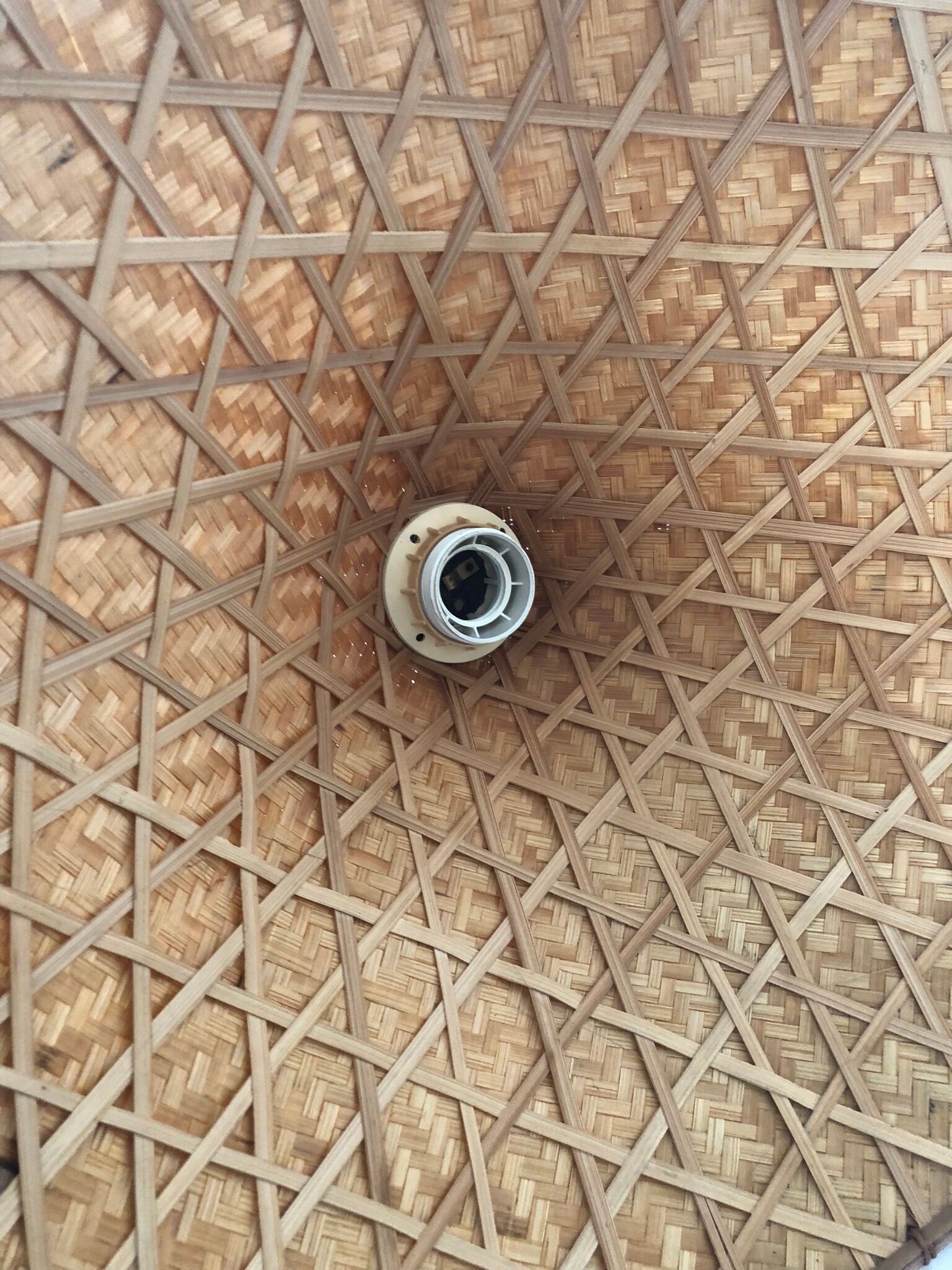 Vintage rattan suspension