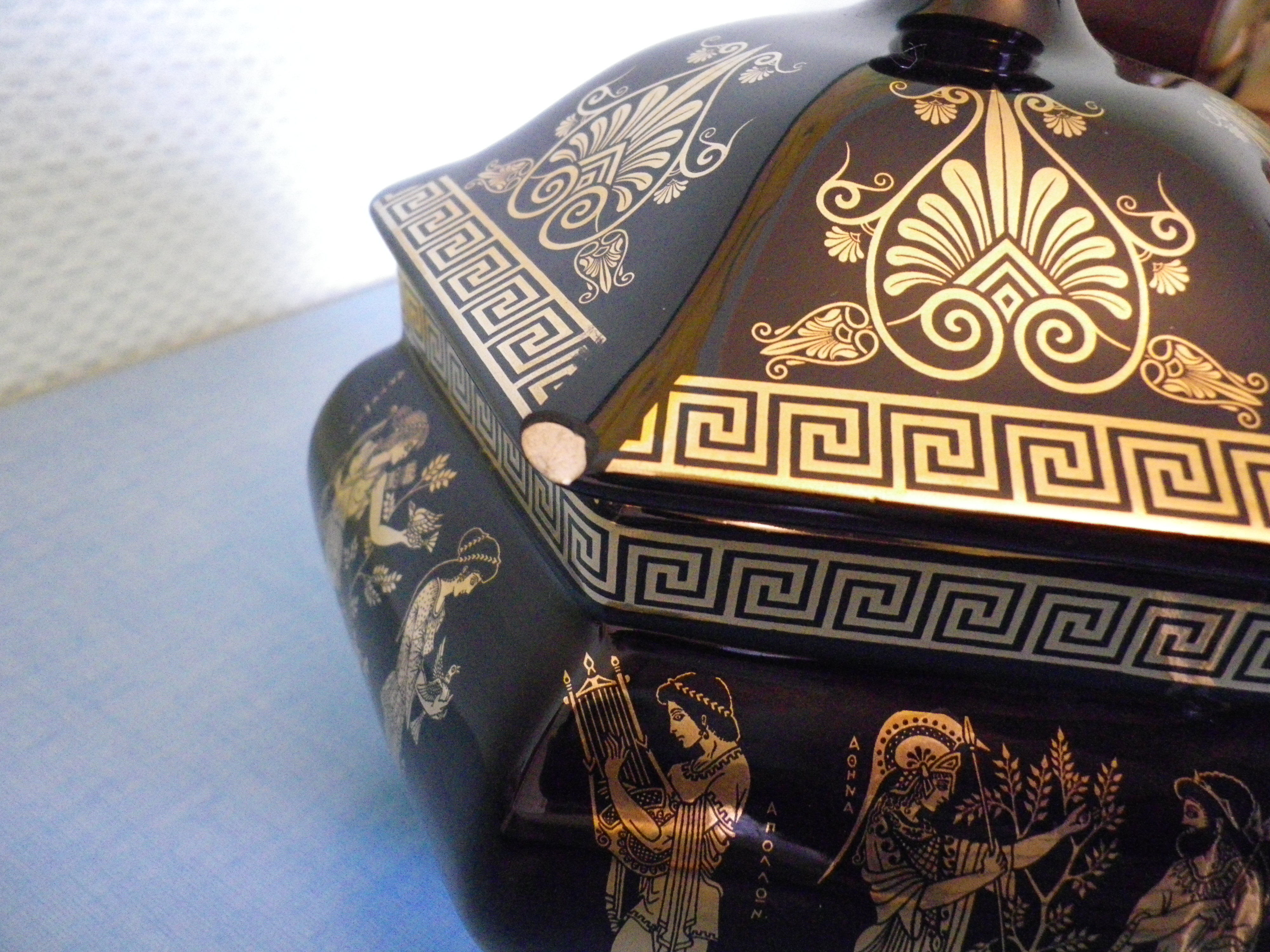 Porcelain candy maker hand-decorated with 24 carat gold Greece 70