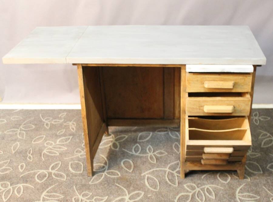 Mid-20th century oak desk for teenager