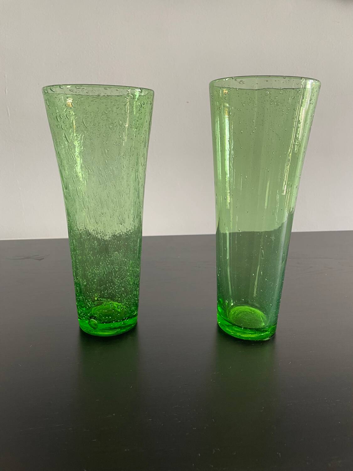 2 mini biot vases