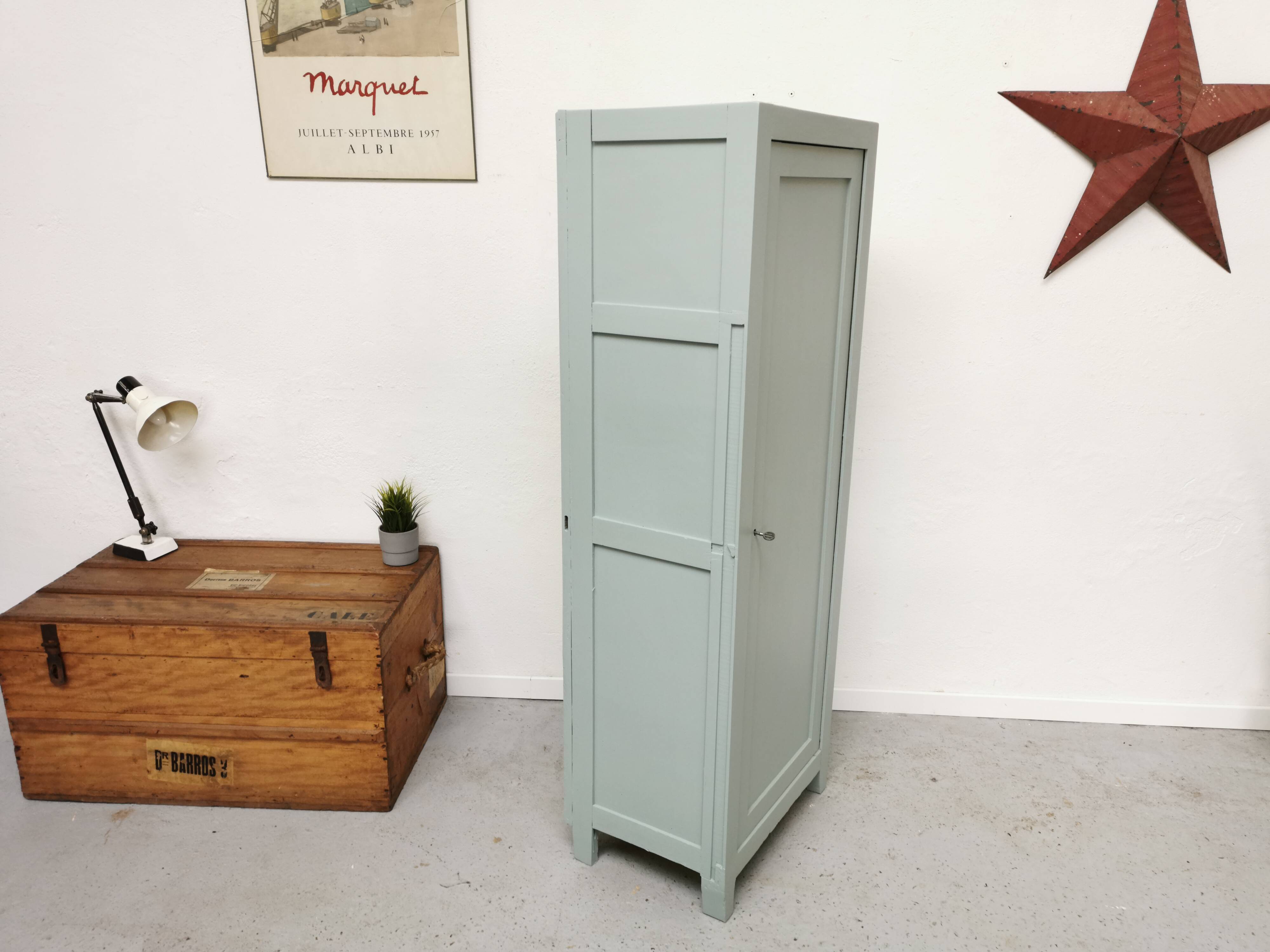 Armoire parisienne vintage