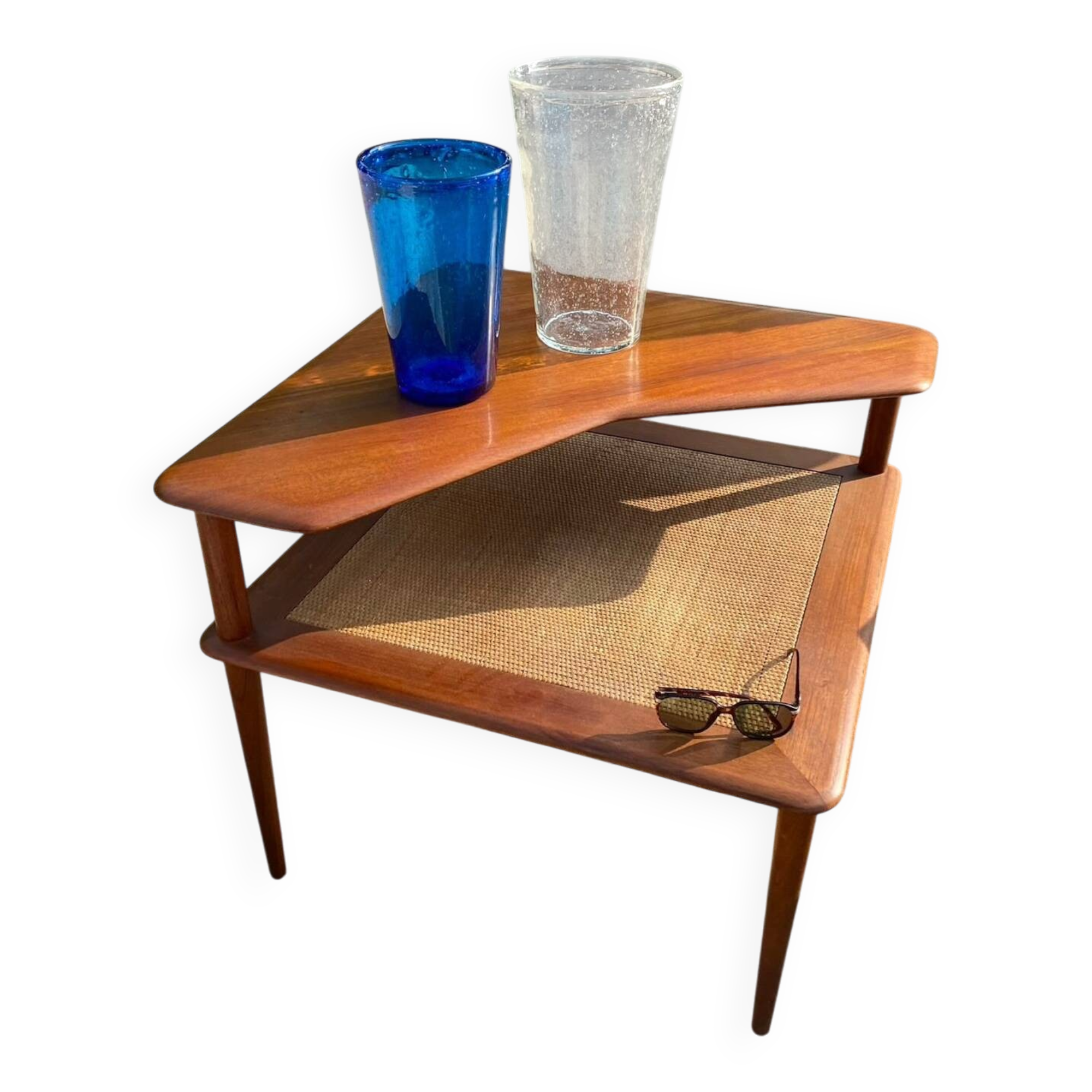 Scandinavian Minerva Table