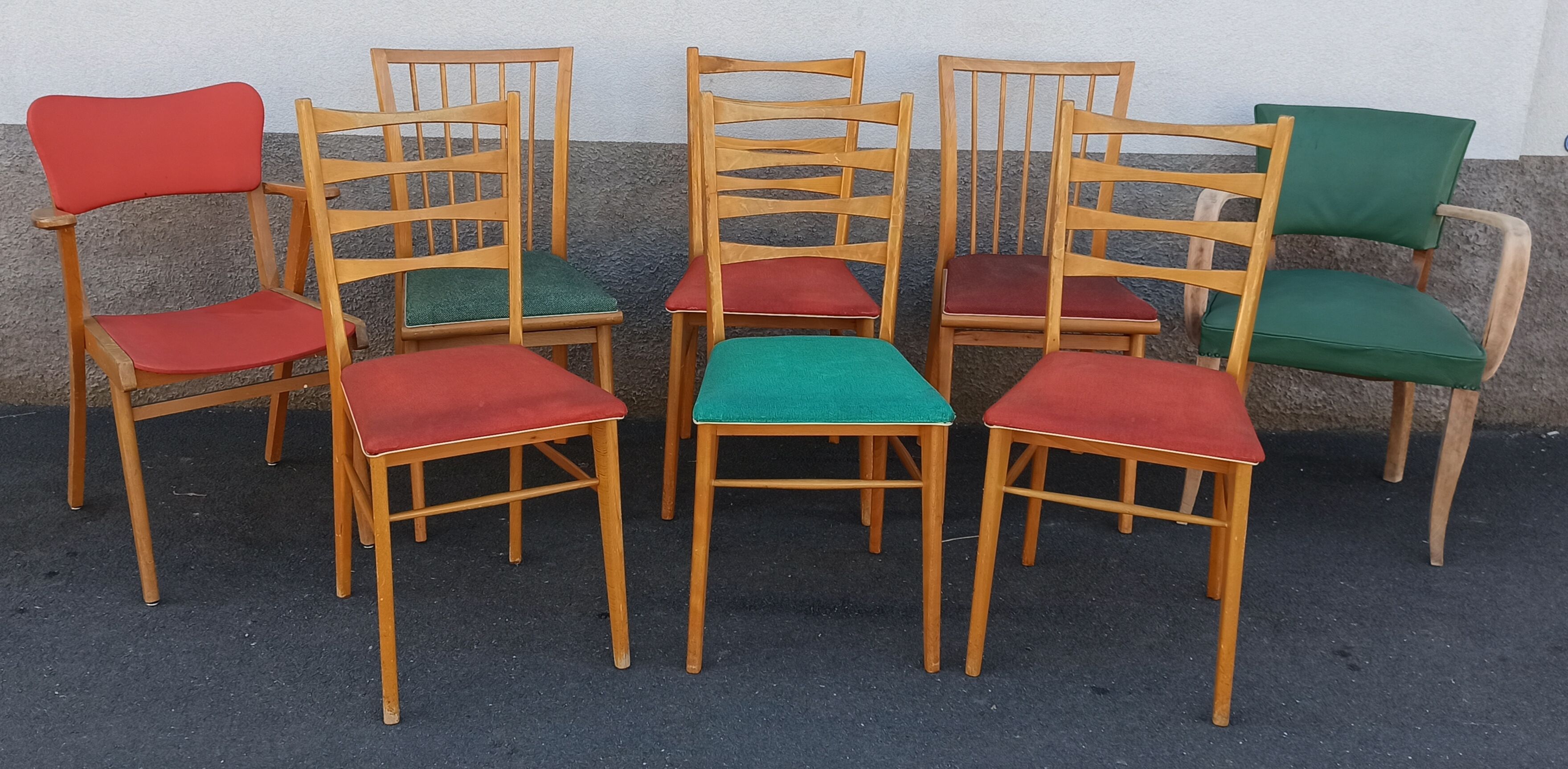 Set of 6 chairs and 2 vintage armchairs