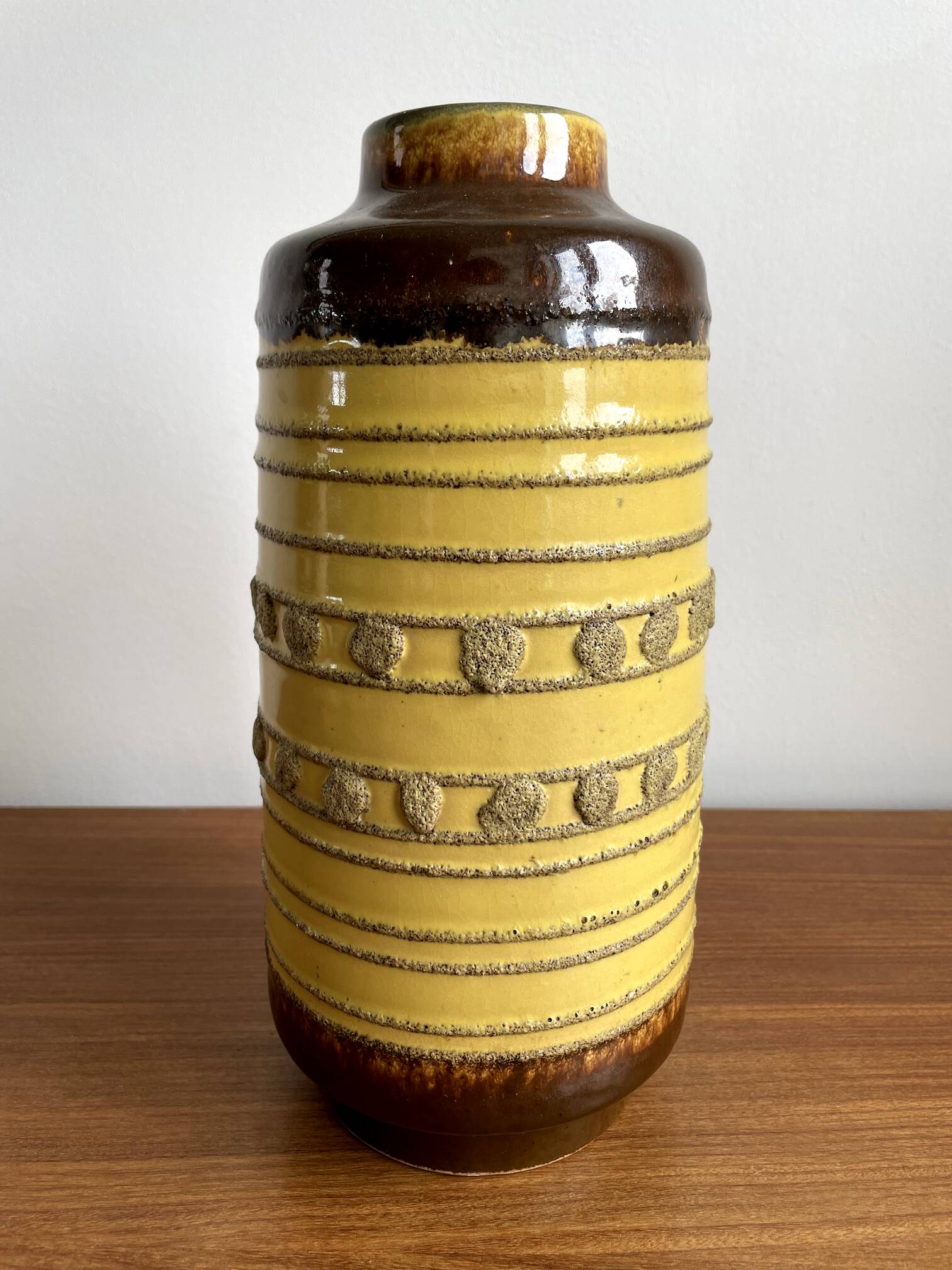 Veb haldensleben 3045a - grand vase est-allemand de la rda - design moderne tactile du milieu du siècle