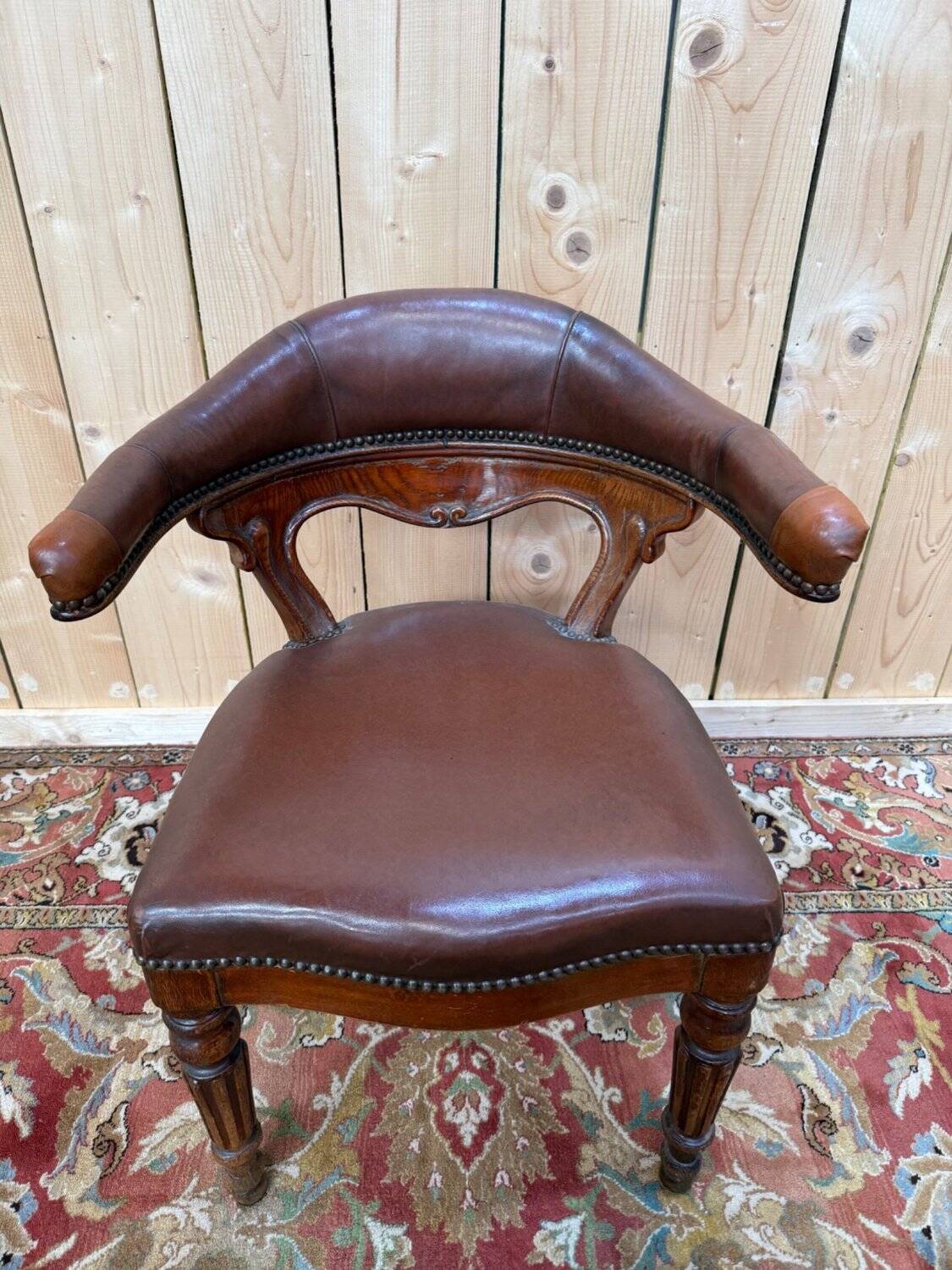 Fauteuil de bureau – Style Napoléon III – Chêne et cuir – XIXe s.