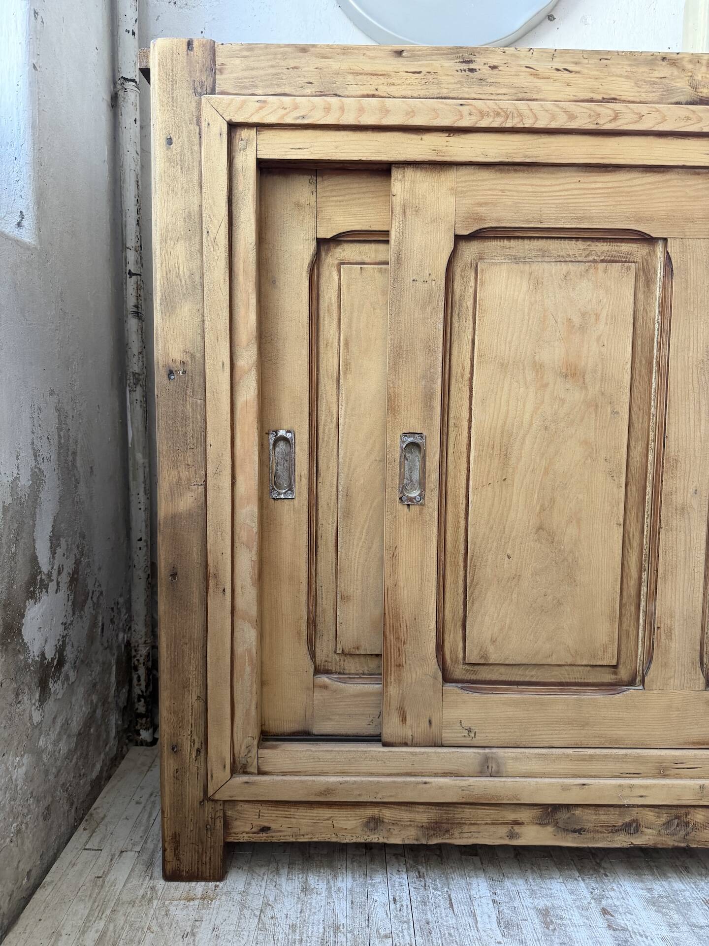 Enfilade with sliding doors from the 1950s