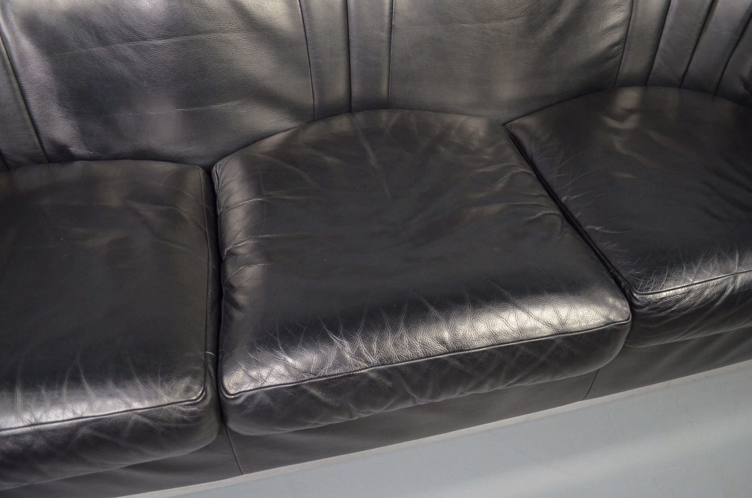 Zanotta 'Onda' 3-seater sofa in black leather