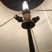 Lampadaire en métal laqué noir années 50