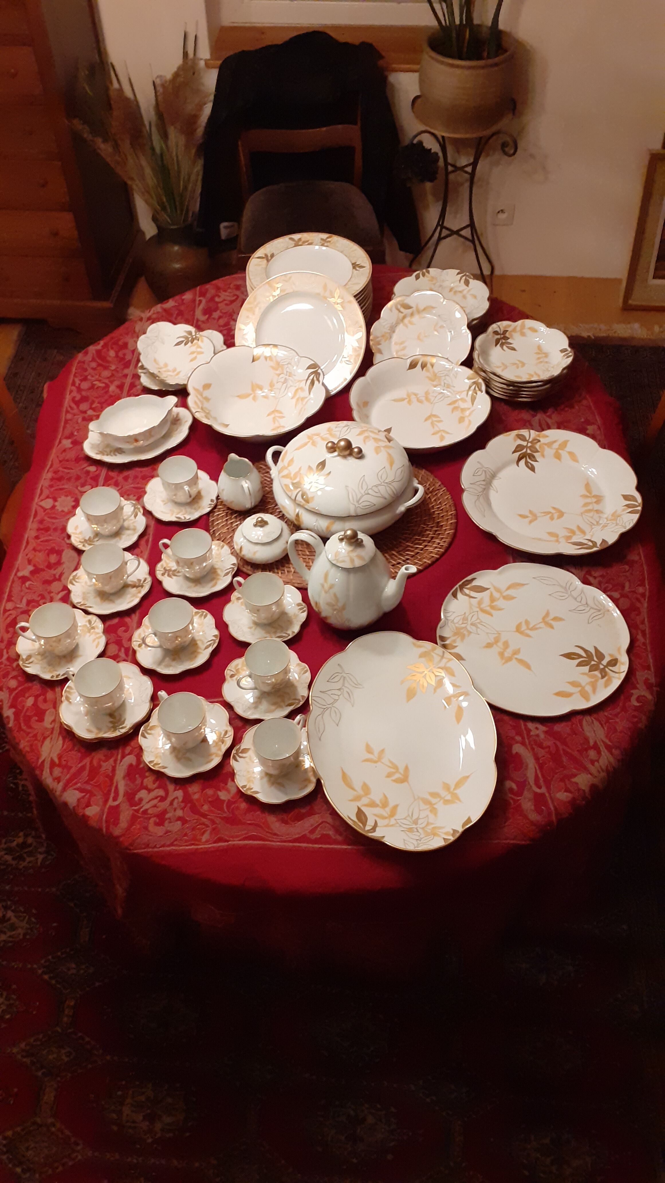 Porcelain table service 60 pieces