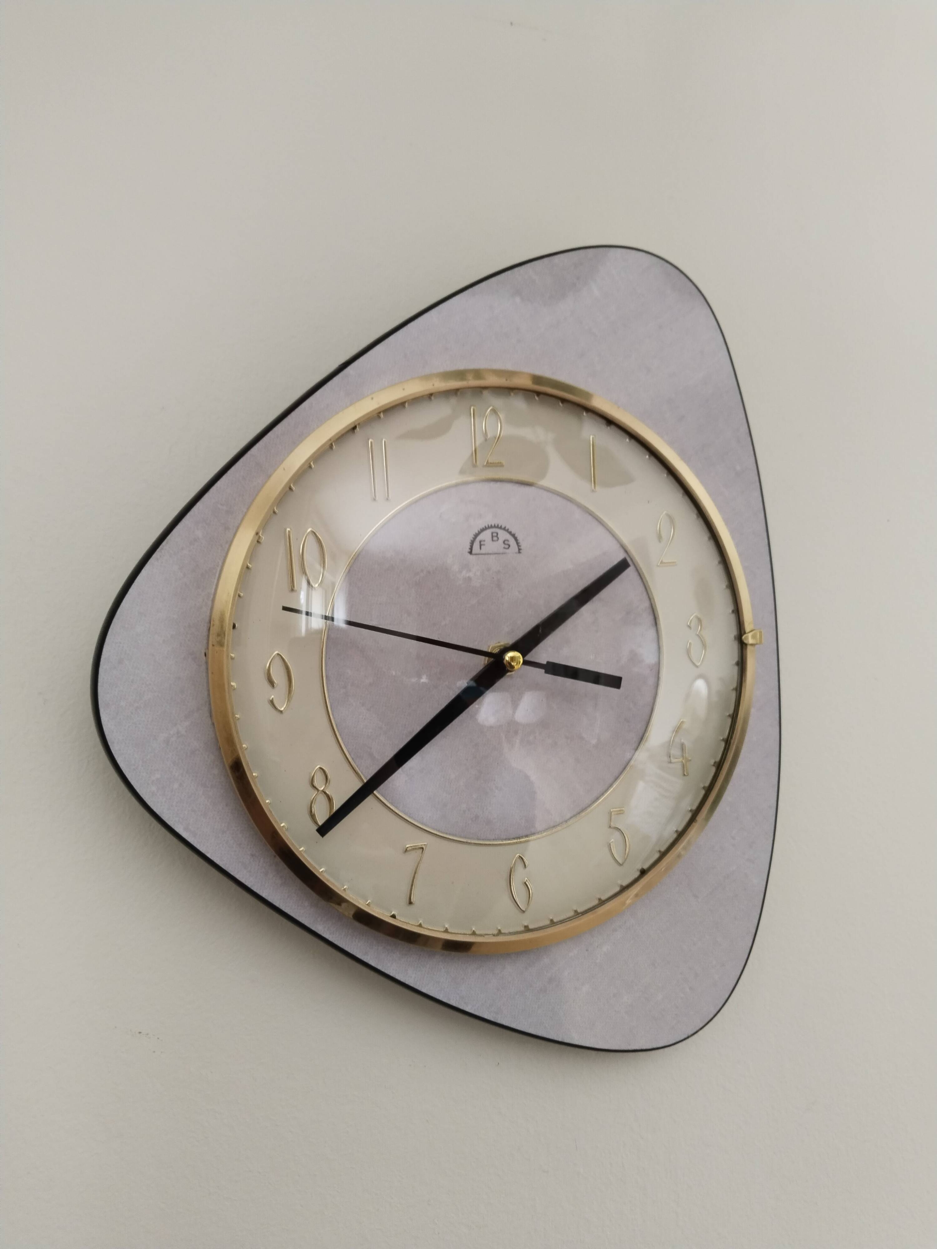 Pendulum, white formica clock, triangle shape, vintage, functional