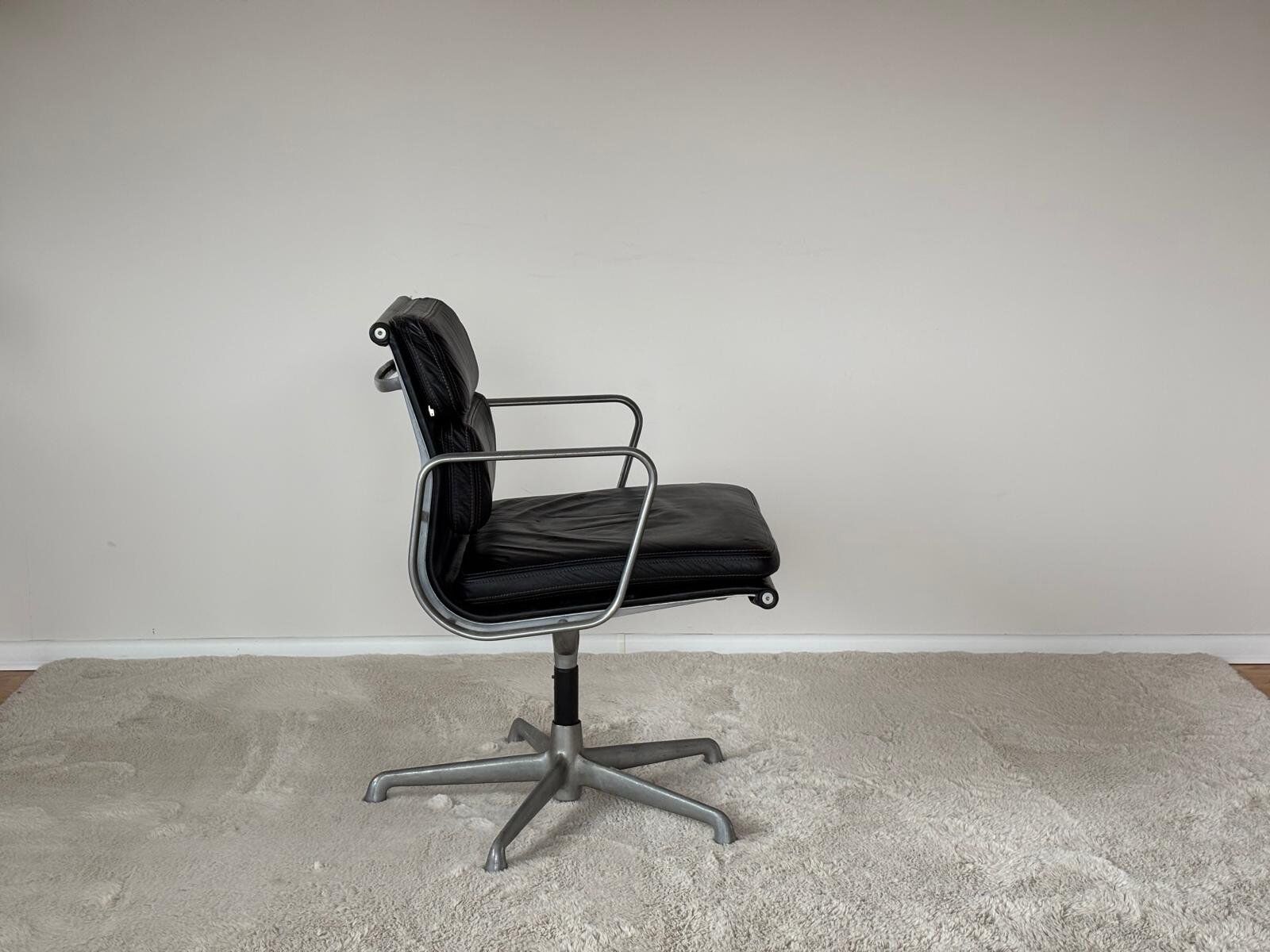 EA208 Soft Pad Chair by Charles and Ray Eames for ICF De Padova, 1973
