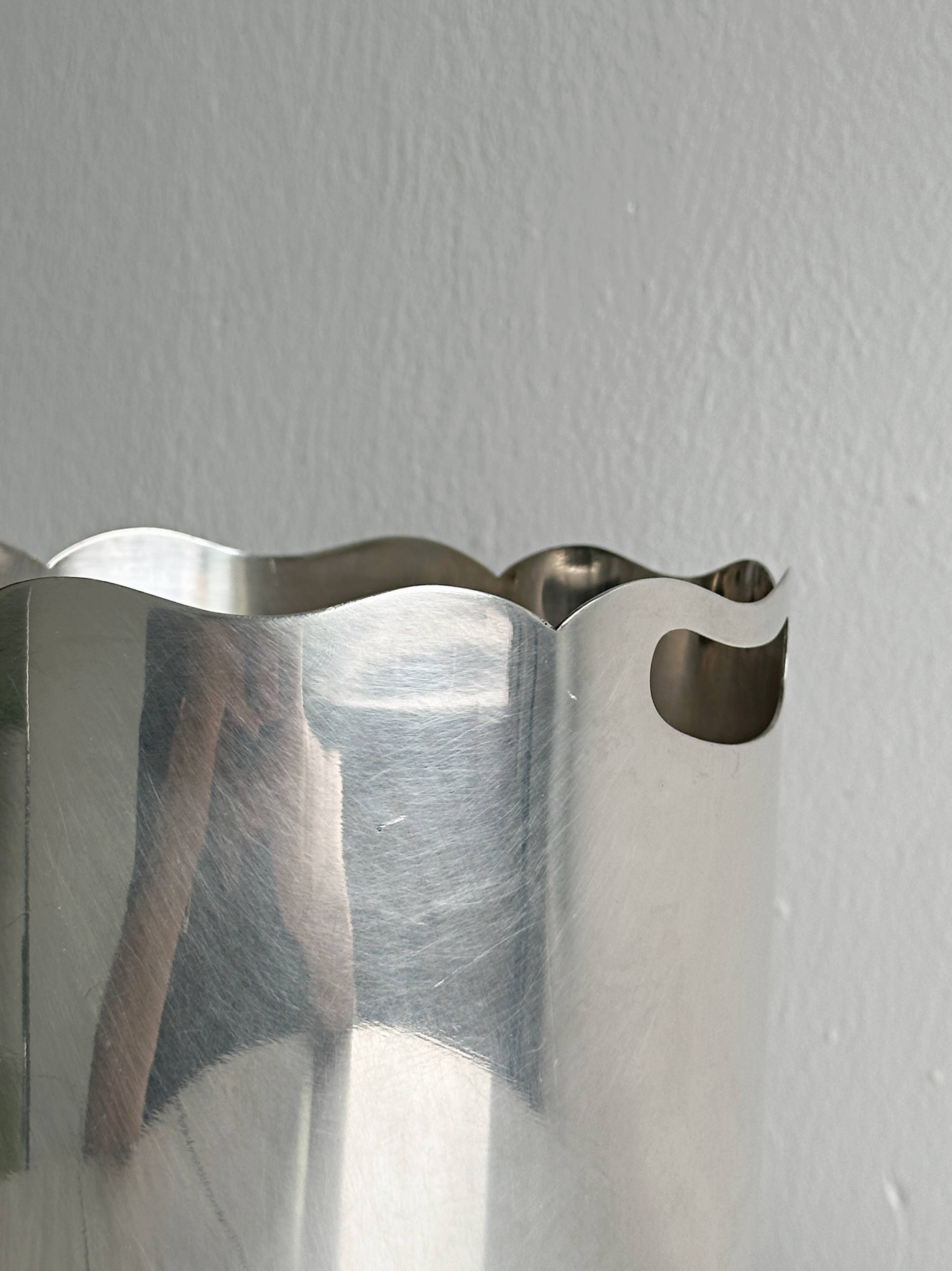 Silver-plated metal bucket, scalloped edge