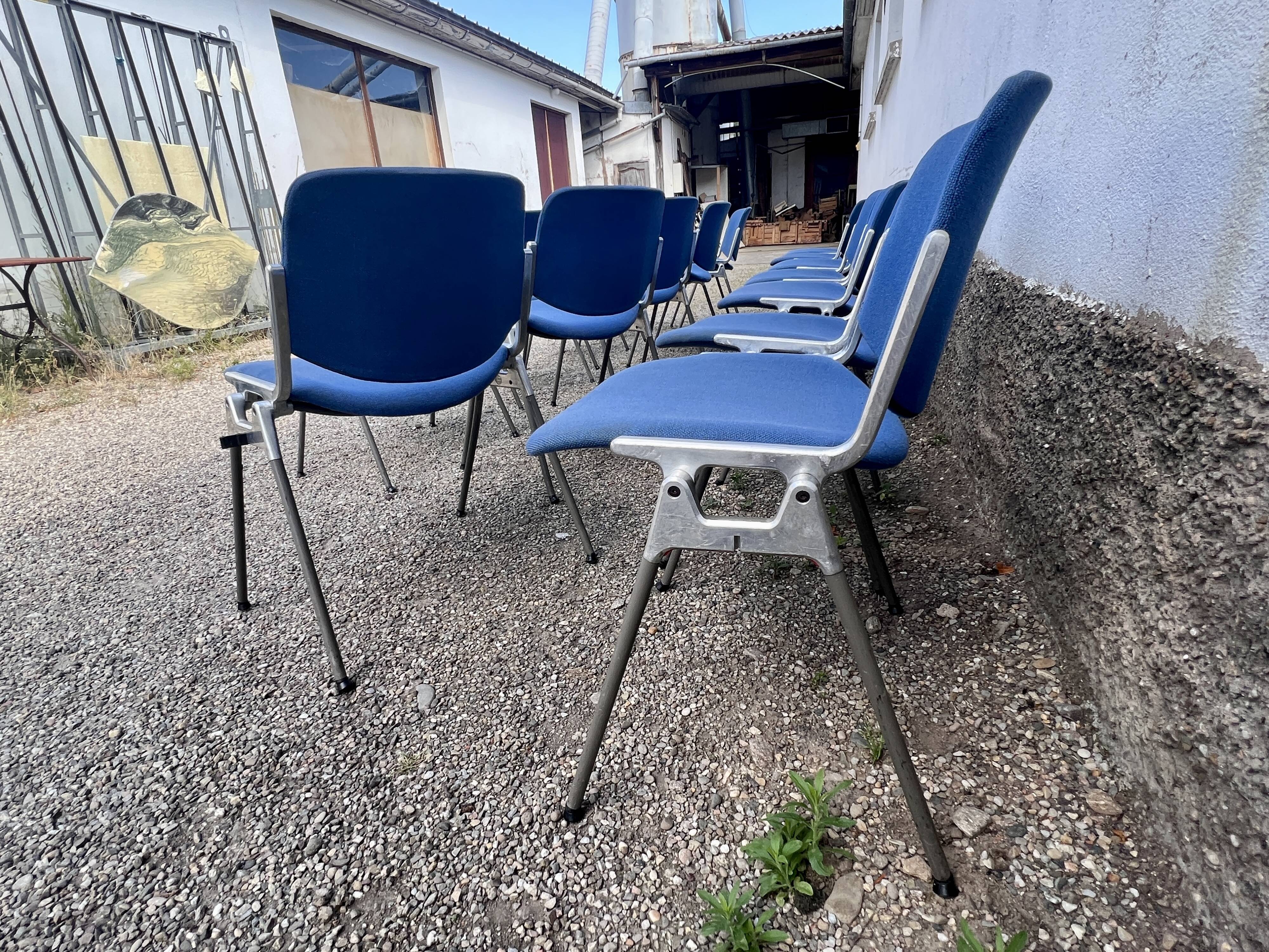 Série de 40 chaises de G. Piretti pour Castelli Anonima Castelli, Italie, années 1970