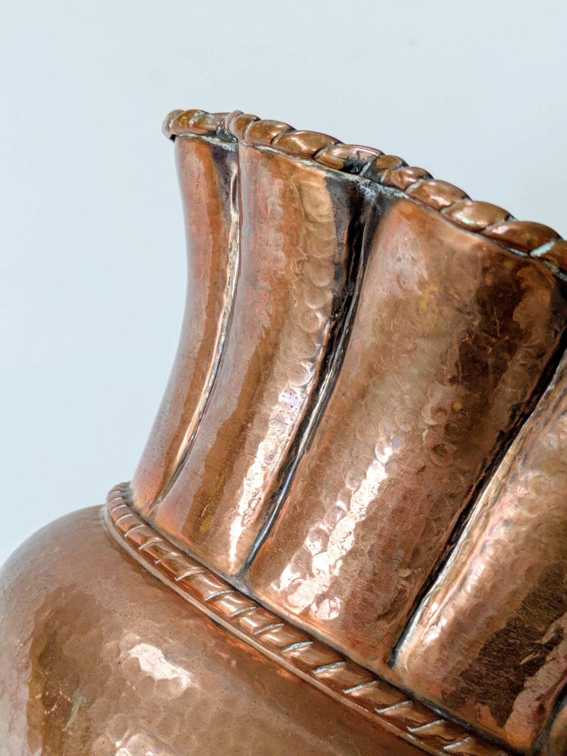 Vintage Italian hammered copper plant pot