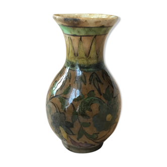 Vase en faïence d'Iran