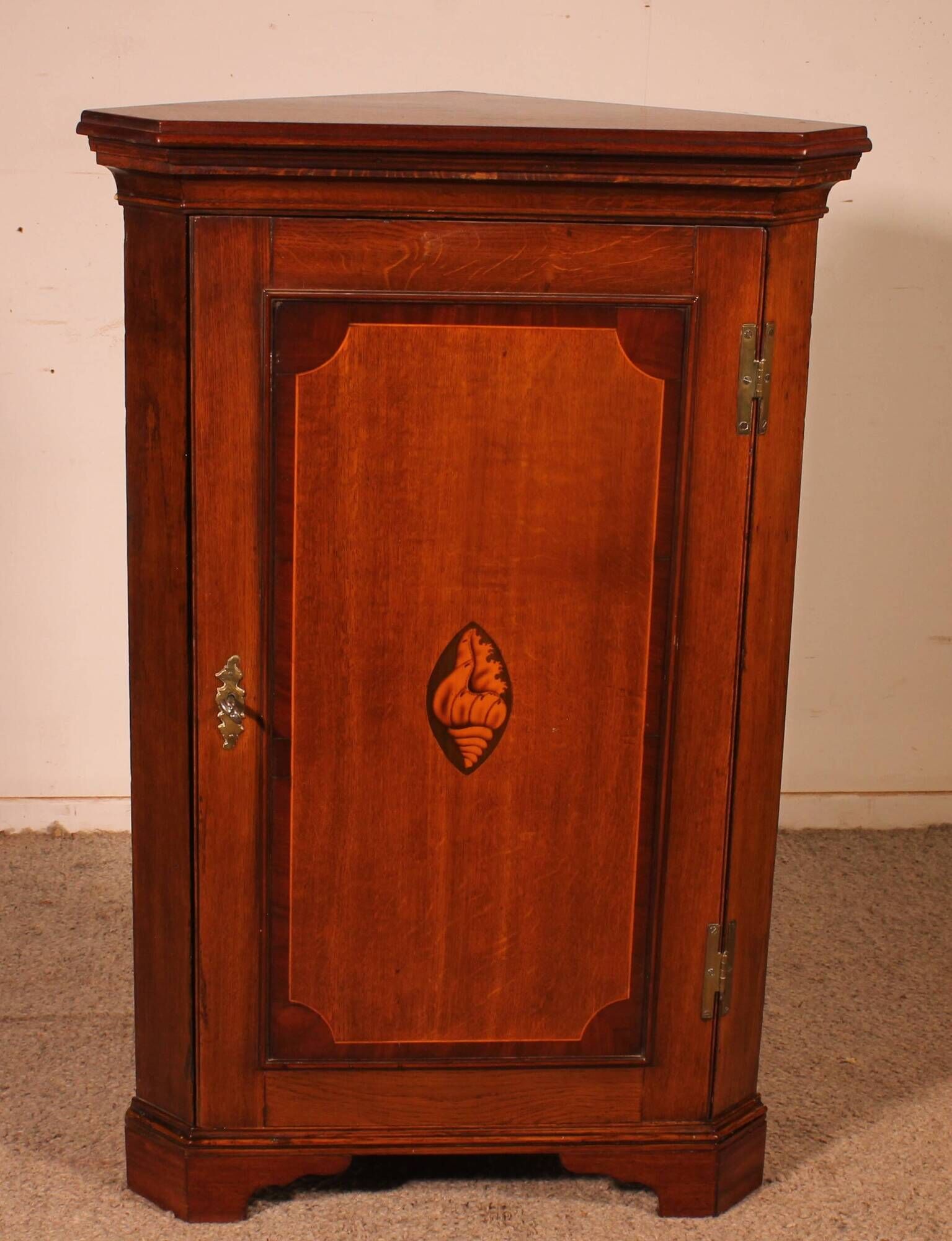 Georgian Oak Corner Cabinet - 18th Century