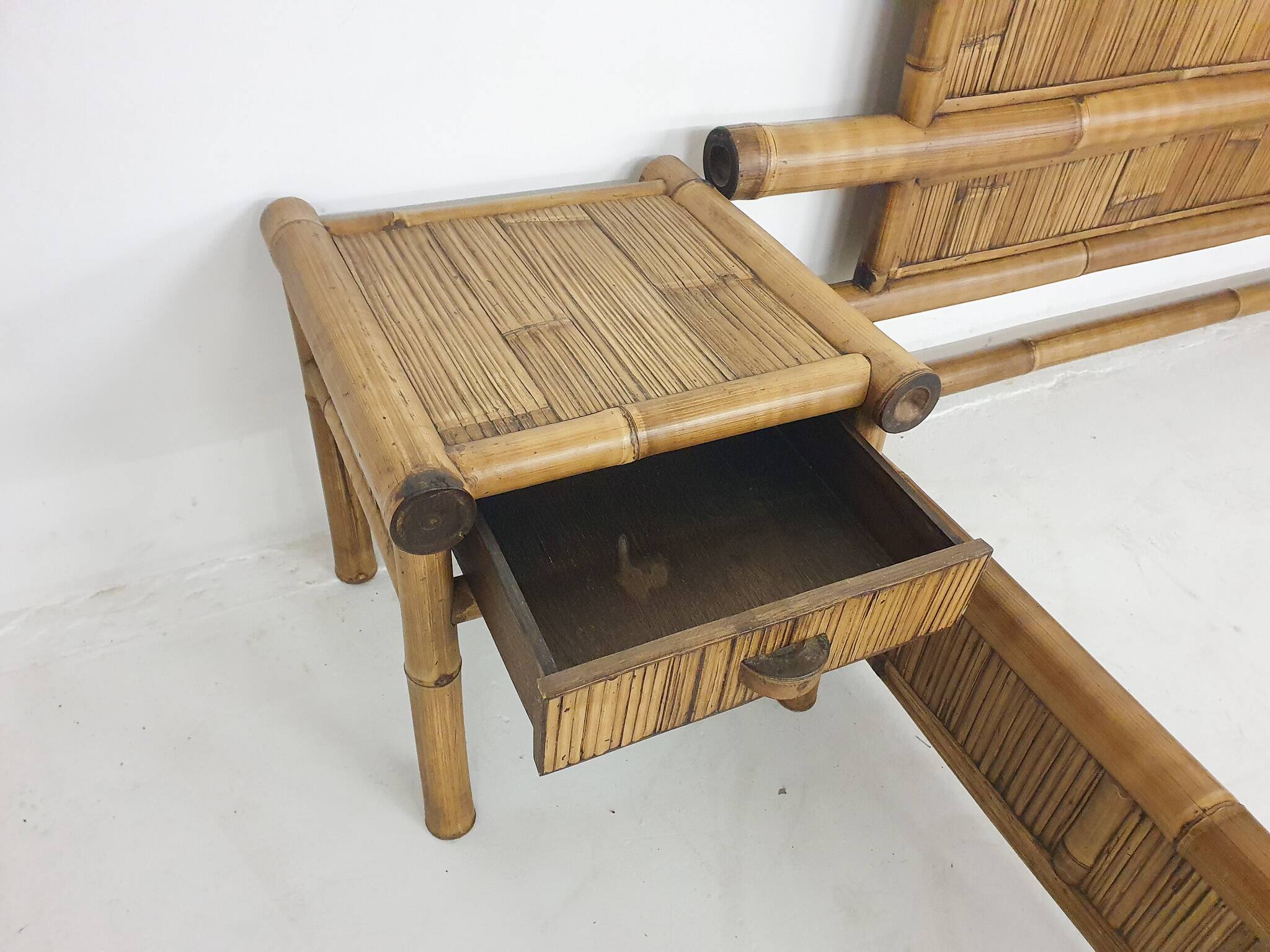 Bamboo two person bed 180 x 210 cm with night stands