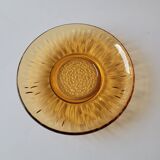 Set of 8 cups and amber glass under cups