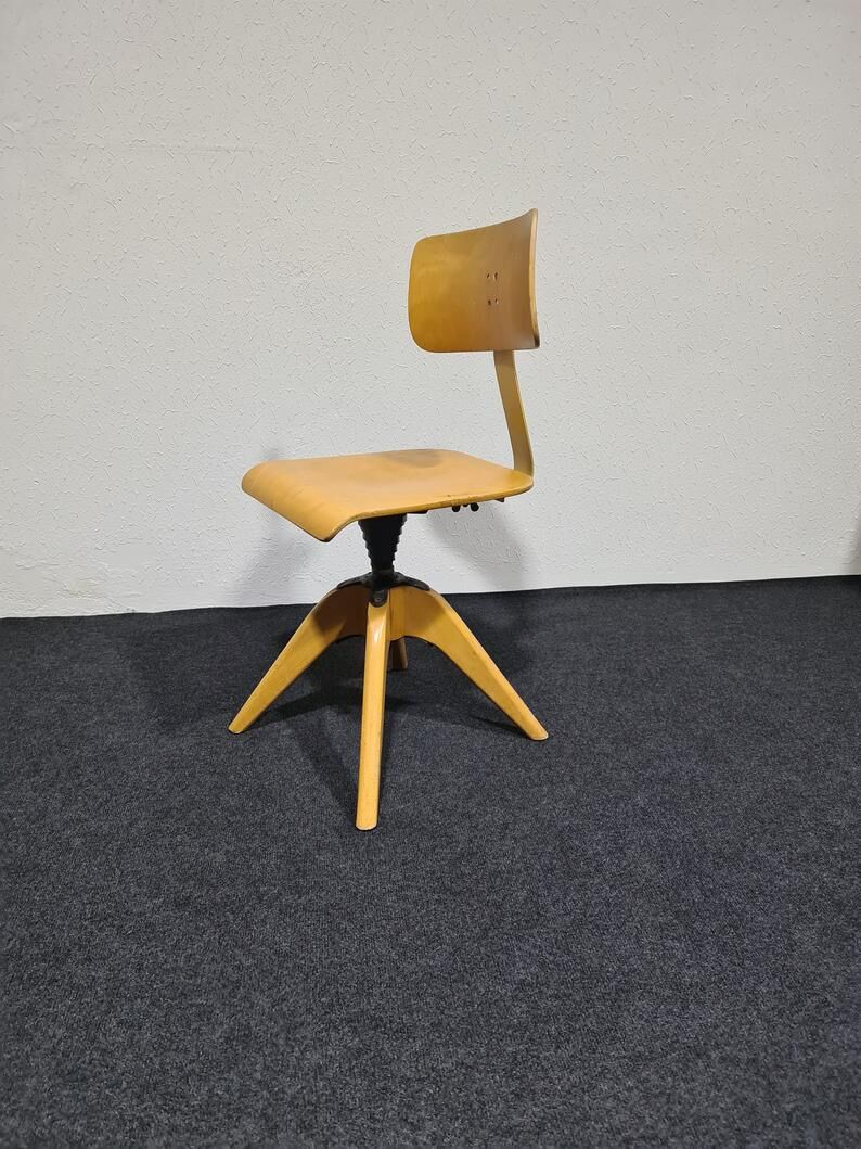 Bauhaus vintage swivel chair