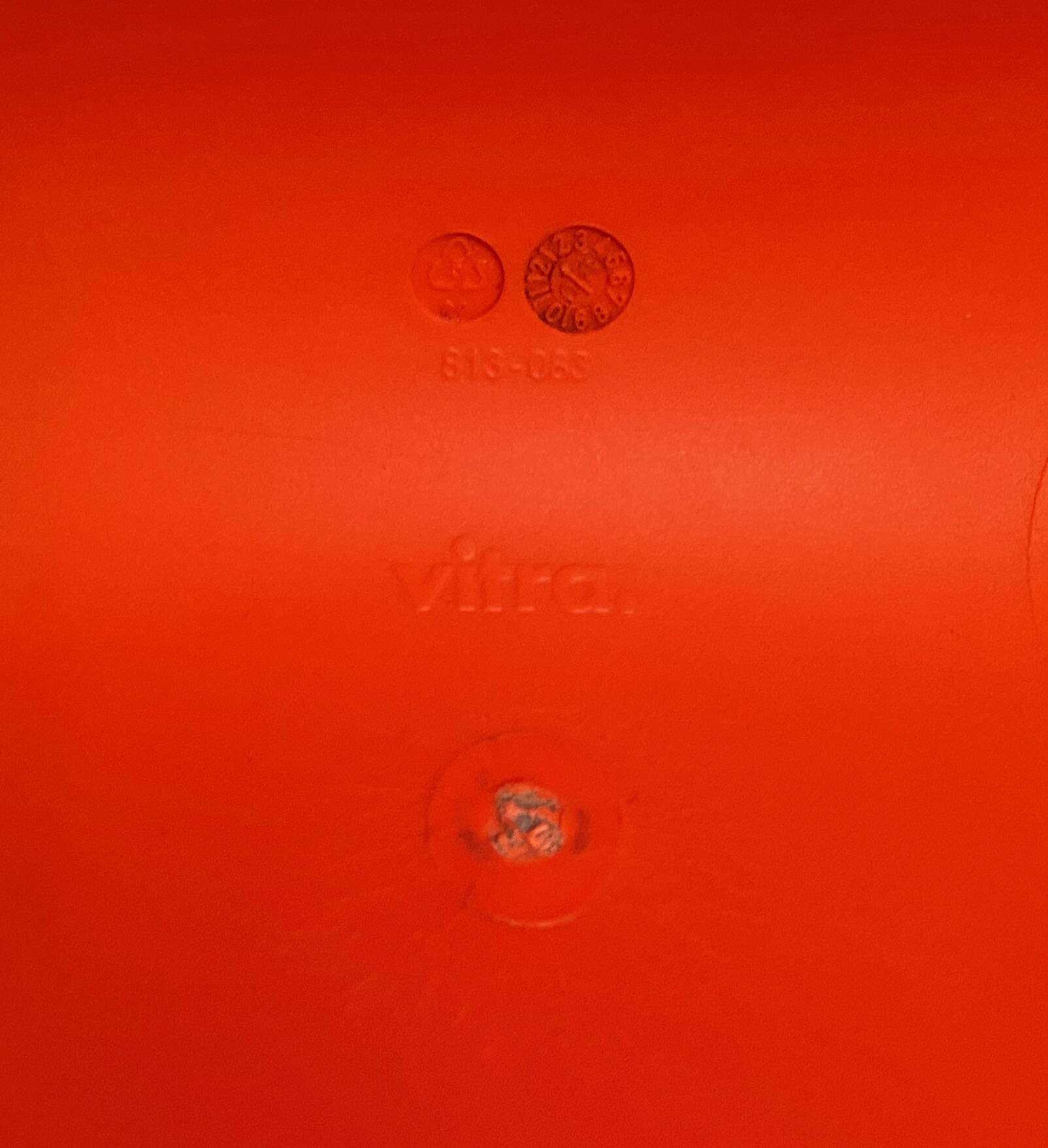 Chaise Verner Pantone