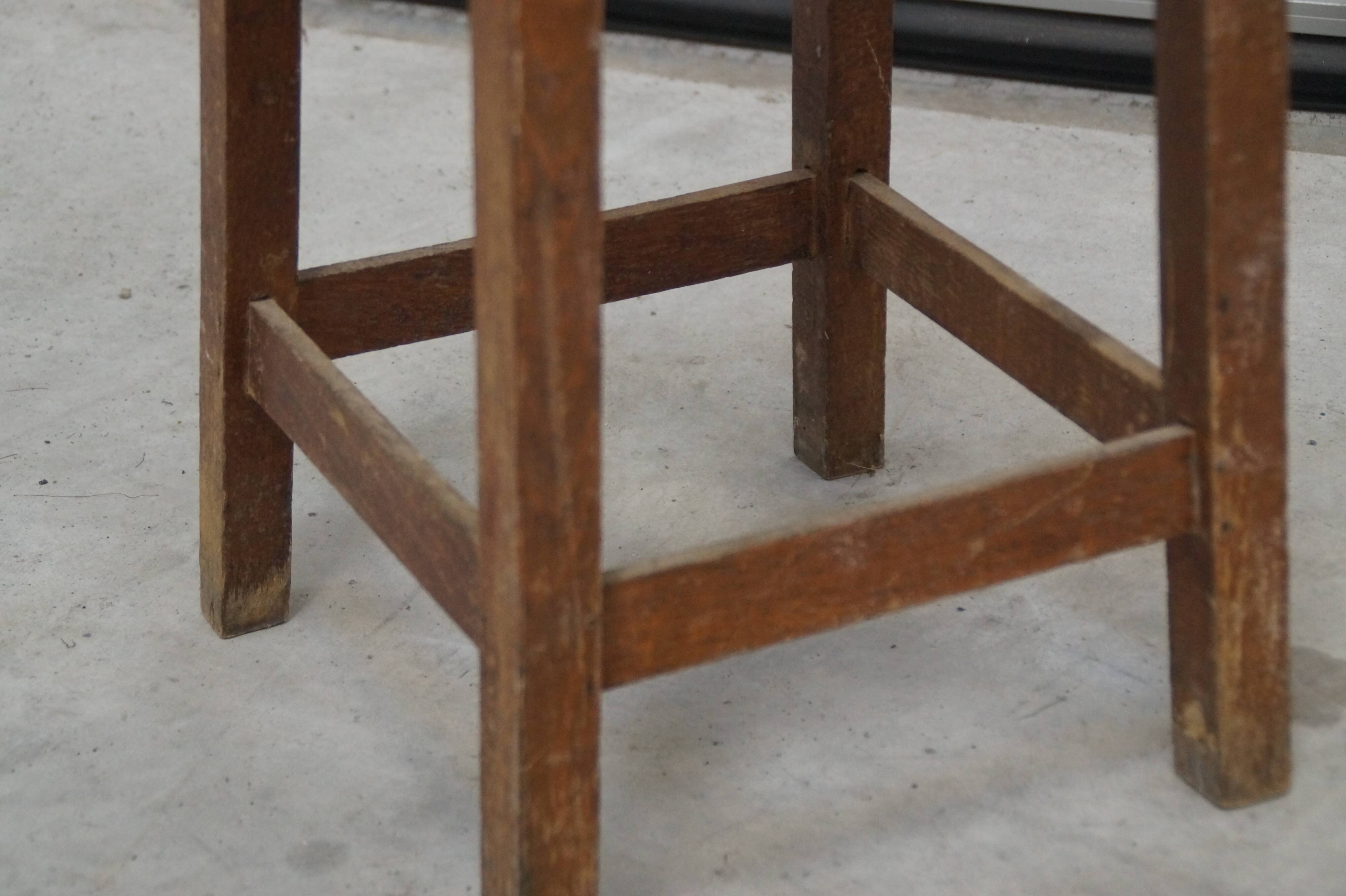 Tabouret d'atelier ancien