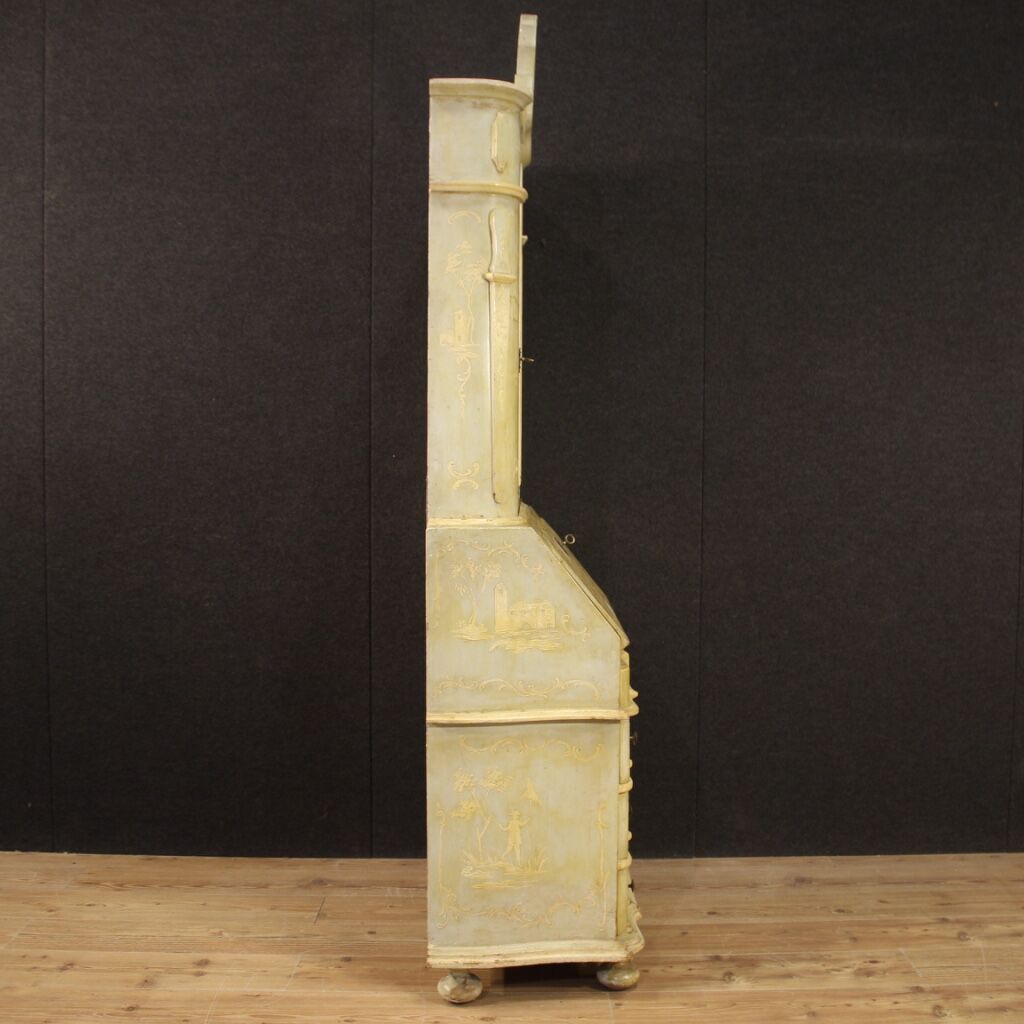Venetian trumeau in lacquered and painted wood from 20th century