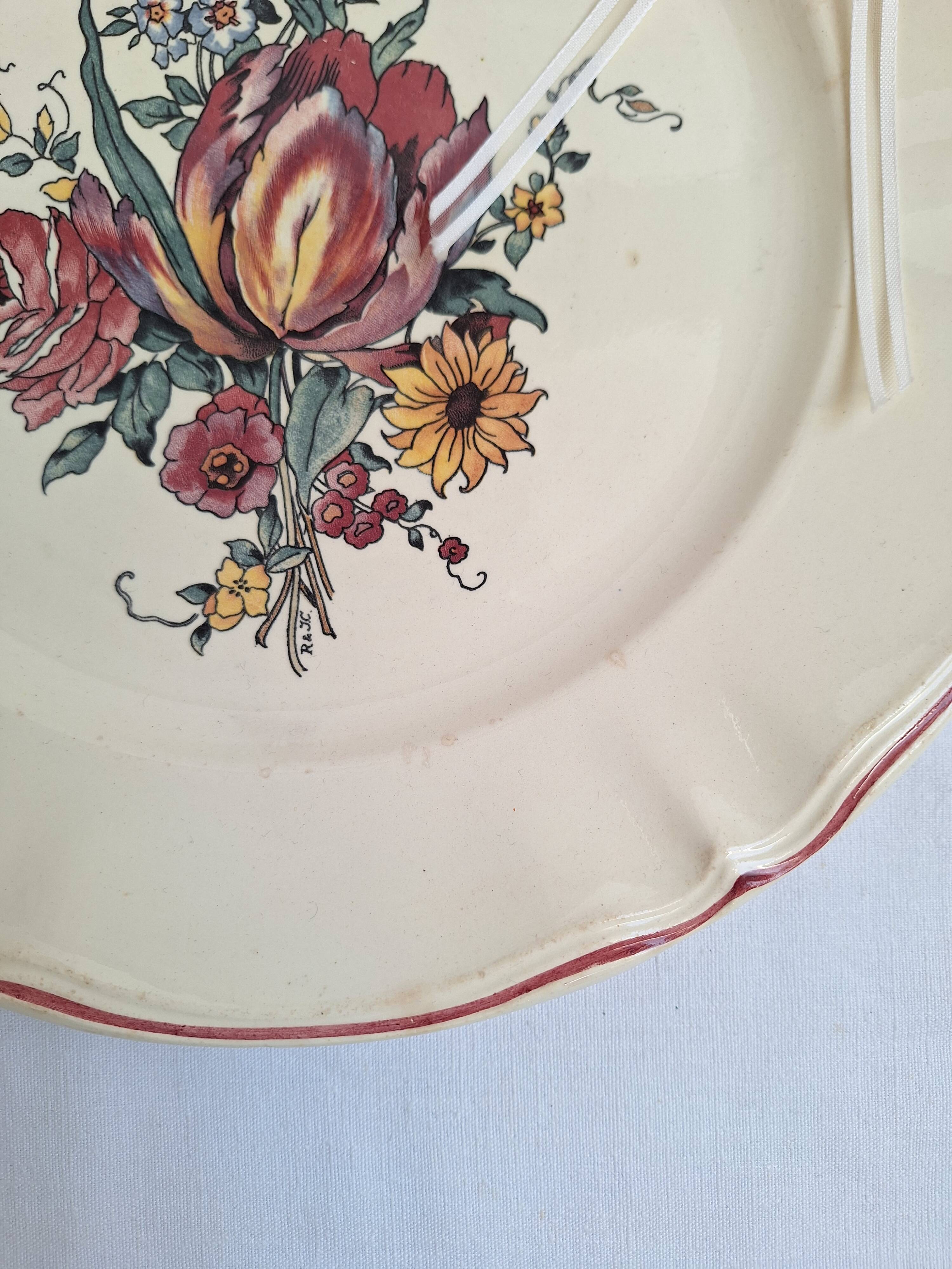Round plate Digoin Sarreguemines Model Lorraine