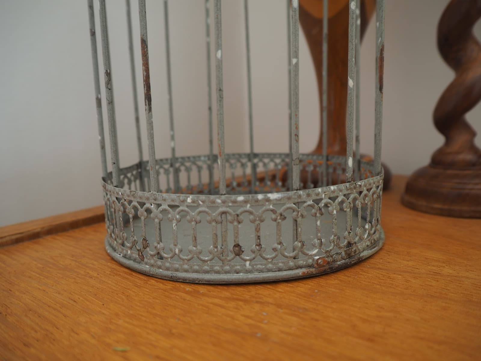 Decorative bird cage