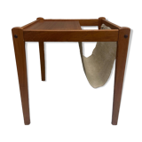 Table basse porte-revues danoise par Furbo Spøttrup