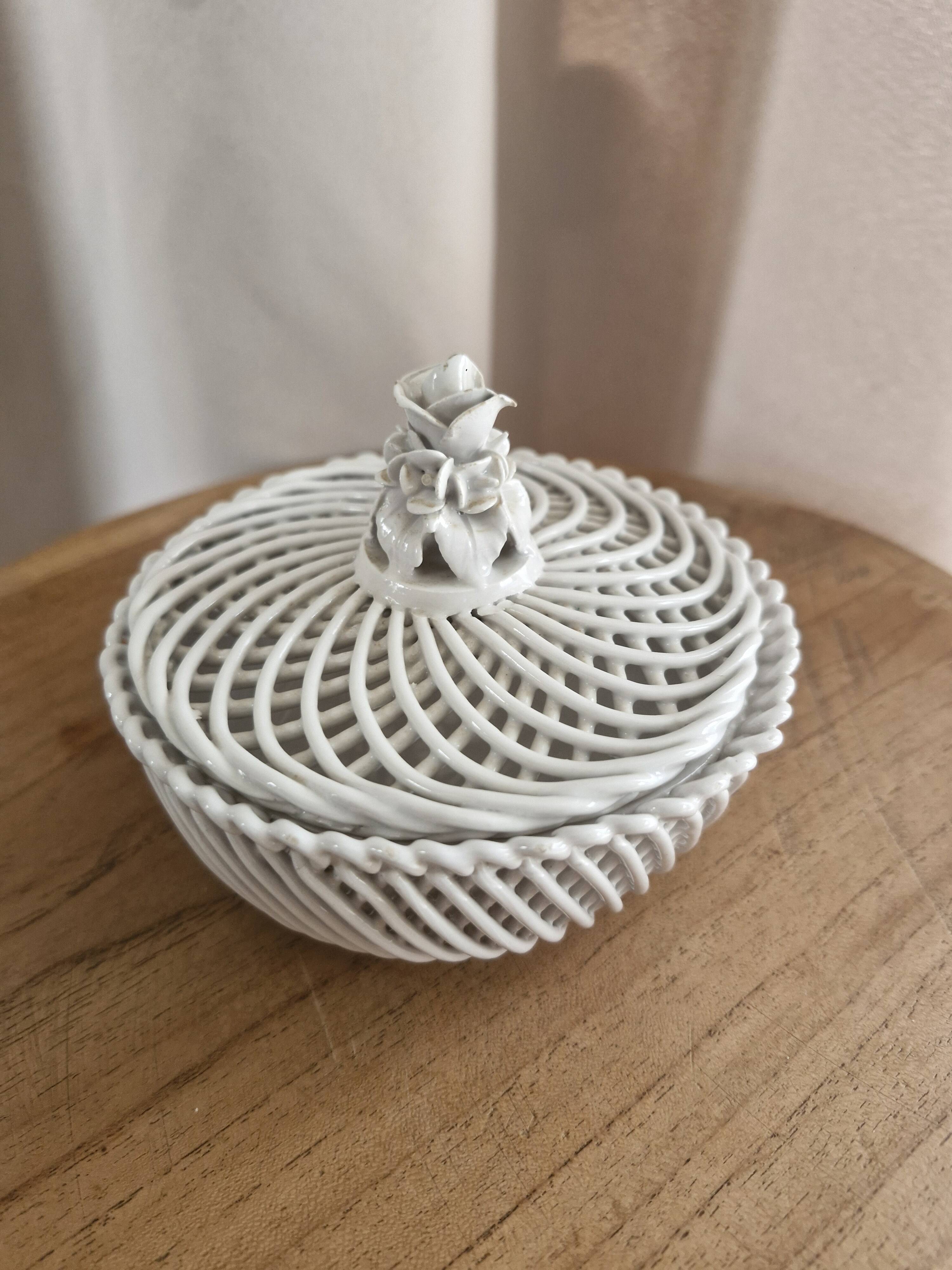 Candy dish