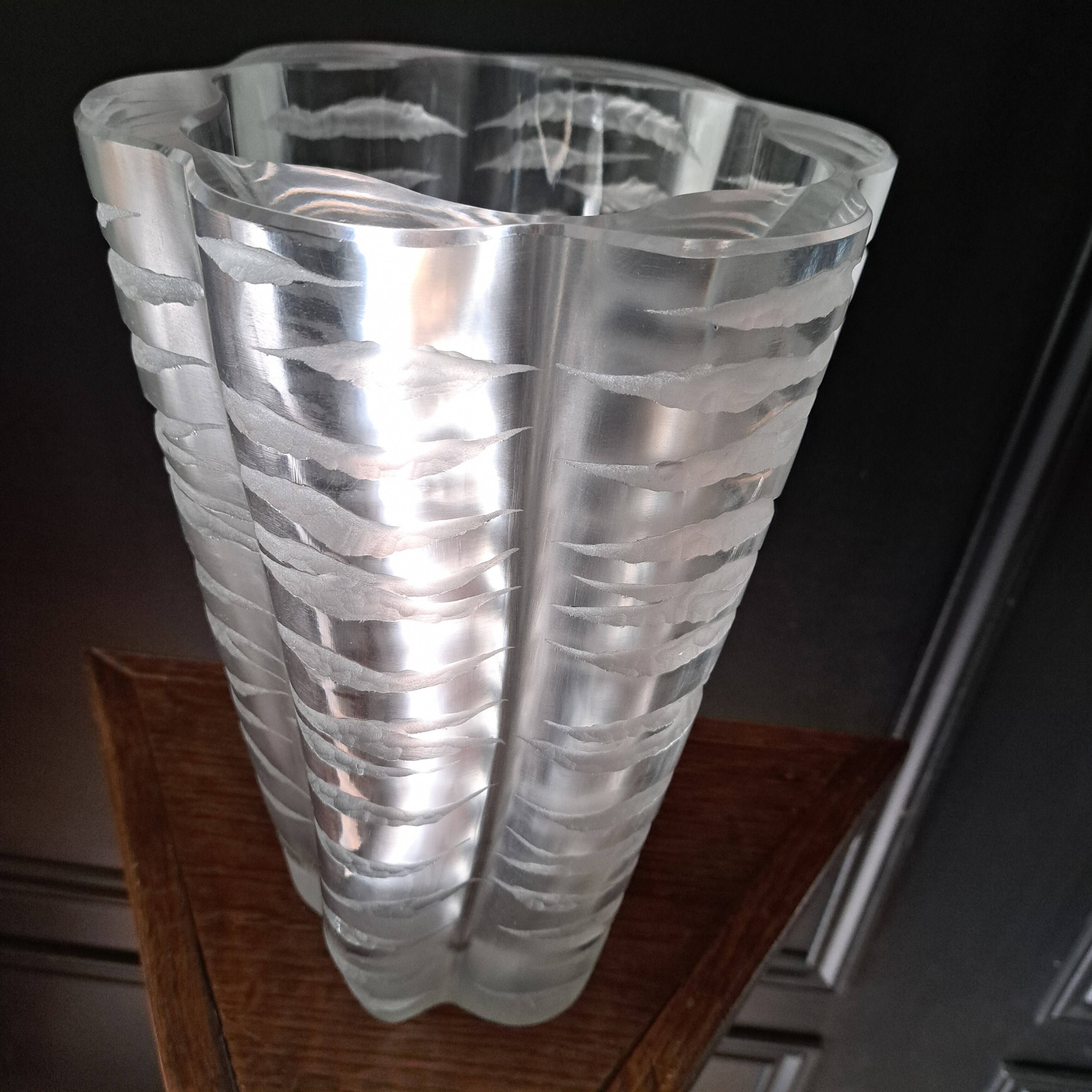 Lalique vase Senlis