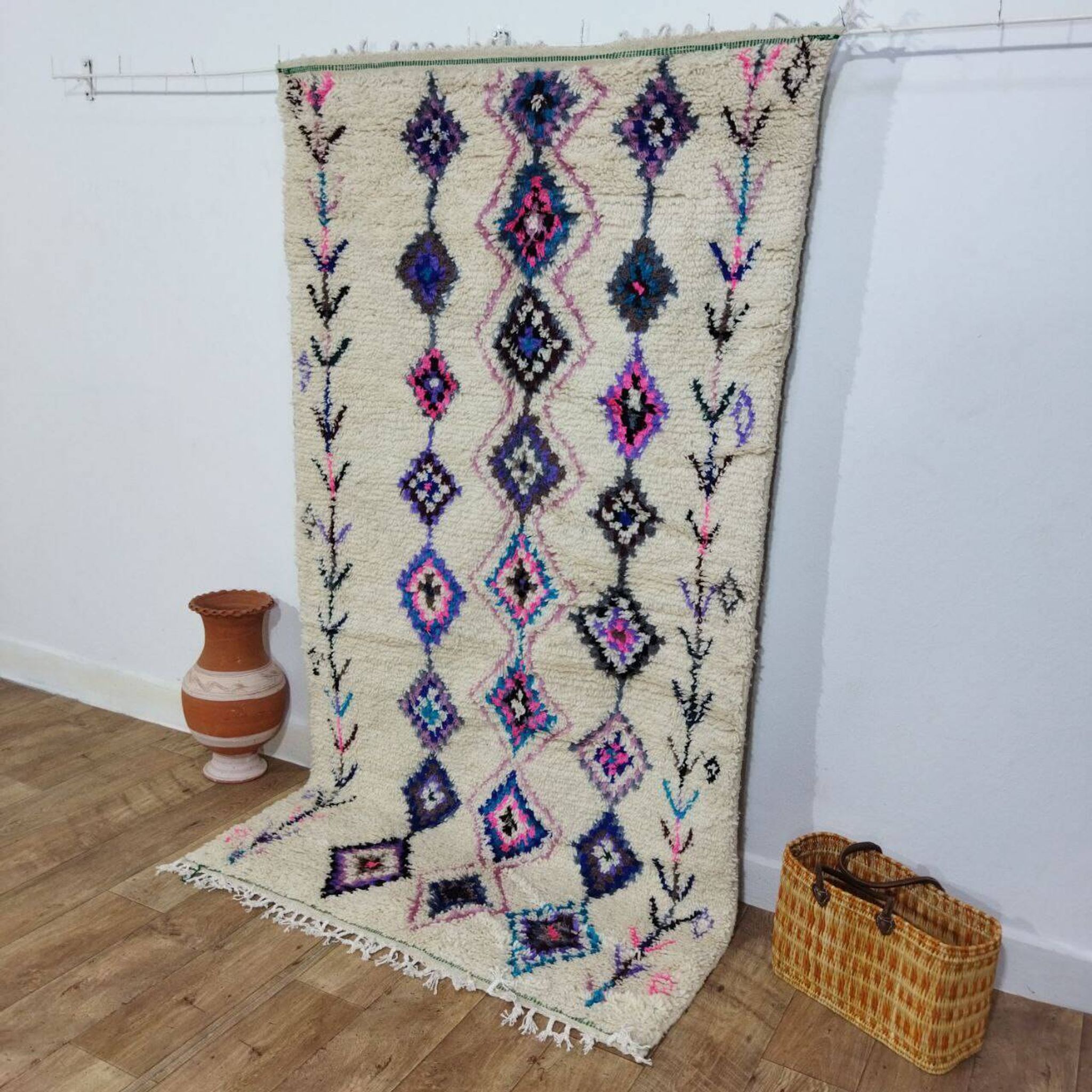 Handmade moroccan berber rug 217 x 117 cm