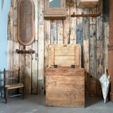 Old raw wood chest (renovated)