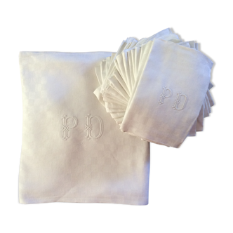 Large damask tablecloth, monogrammed and its 24 towels